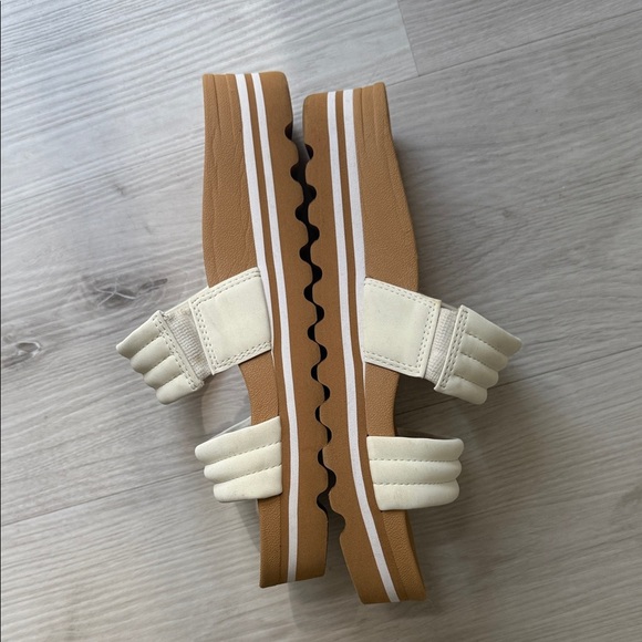 Reef Cream and Tan Cushioned  Comfort Slide Sandals Size 9 - Picture 9 of 13